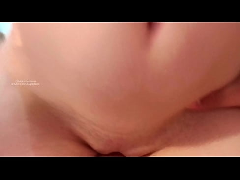 ❤️ Ablamın odasında uyuyorum ve ben böyle uyandım ❤ Süper porno bizde ❌